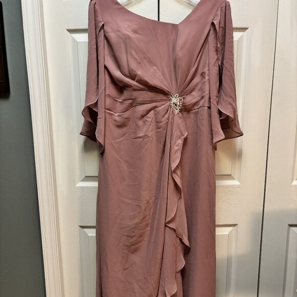 NWT Mauve Chiffon Evening Dress – Size 16 – Ruched Waist – Rhinestone - Picture 1 of 6
